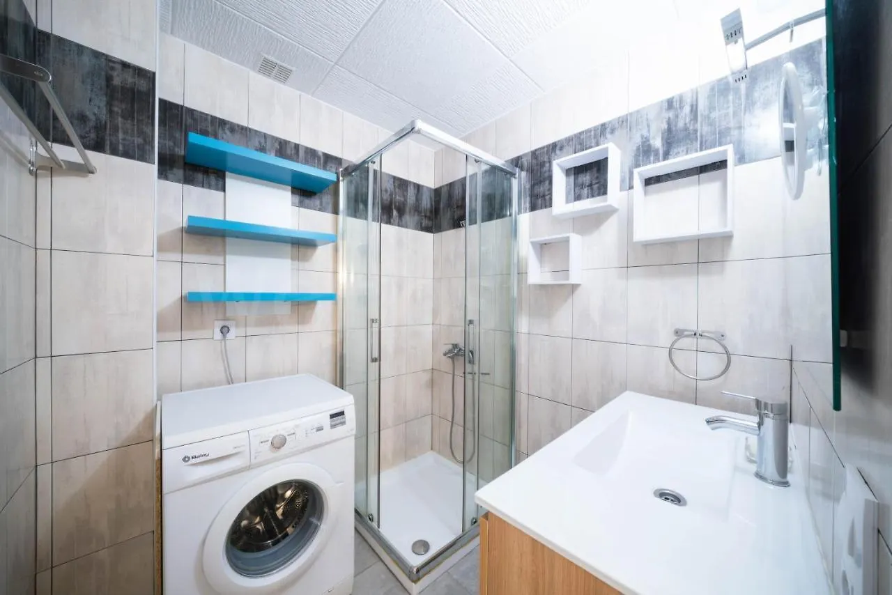 Spacieux Appartement Puig-Rom 114, Roses - Wehostyou 0*,  Spain